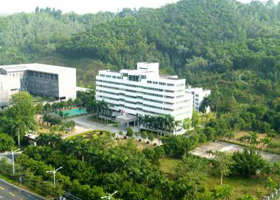 ����������ί��У