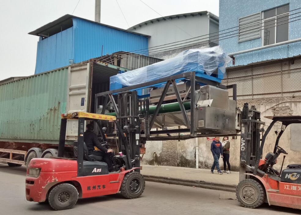 �����ɹ��������˿ͻ�ǩ����ͬ������4̨ϴ�·��豸