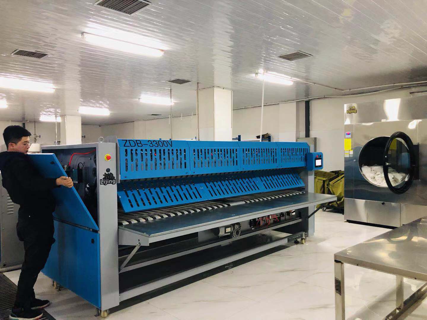 �Ƶ����ϴ�·��豸�ı�����ά����